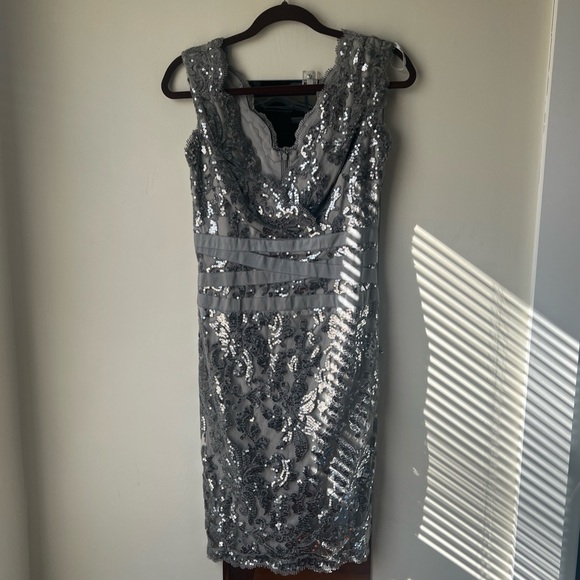 Tadashi Shoji Steel Silver Sequin Embroidered Dress Size 4 - Picture 3 of 5